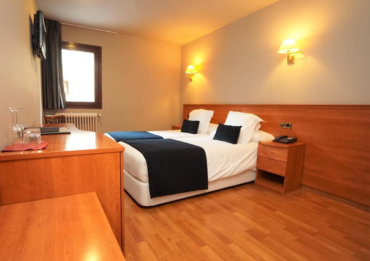 Hotel & Spa Niunit Ель-Серрат Екстер'єр фото