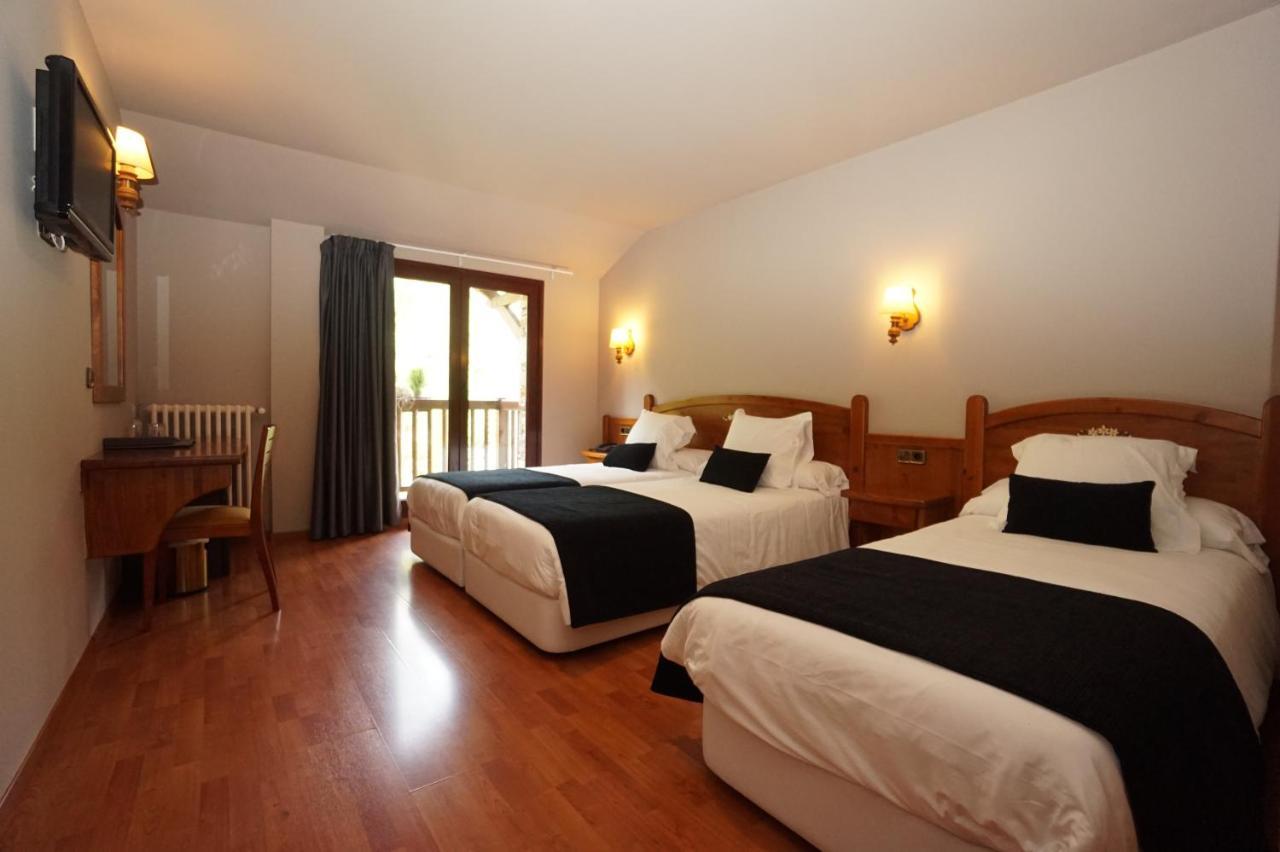 Hotel & Spa Niunit Ель-Серрат Екстер'єр фото