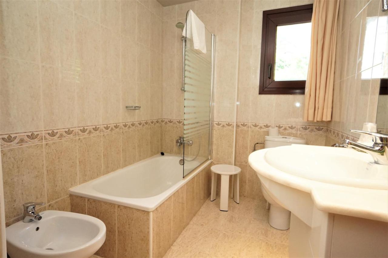 Hotel & Spa Niunit Ель-Серрат Екстер'єр фото