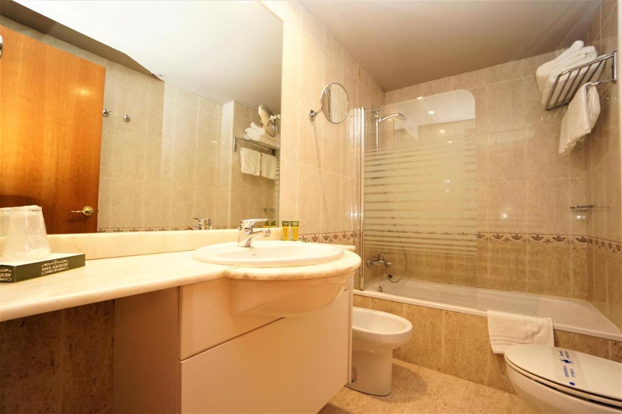 Hotel & Spa Niunit Ель-Серрат Екстер'єр фото