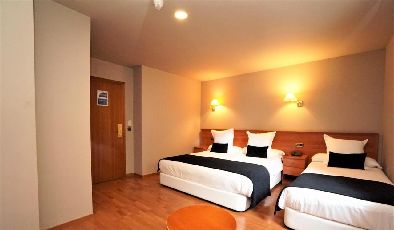Hotel & Spa Niunit Ель-Серрат Екстер'єр фото