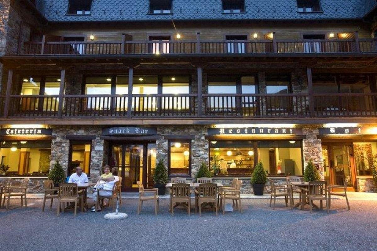 Hotel & Spa Niunit Ель-Серрат Екстер'єр фото
