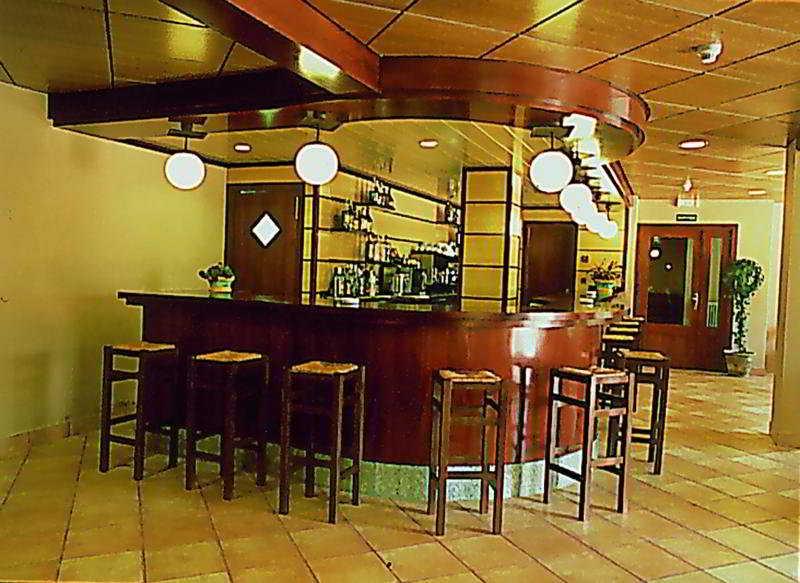 Hotel & Spa Niunit Ель-Серрат Ресторан фото