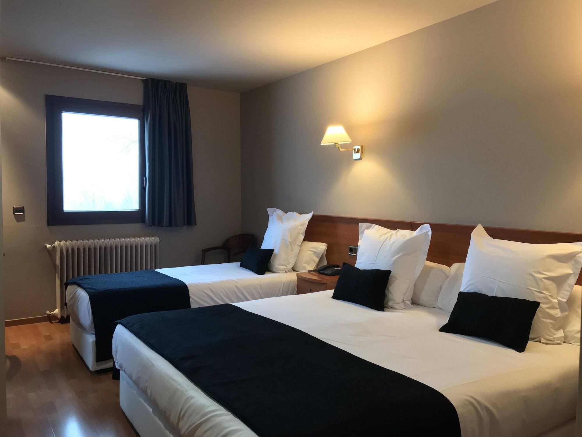 Hotel & Spa Niunit Ель-Серрат Екстер'єр фото