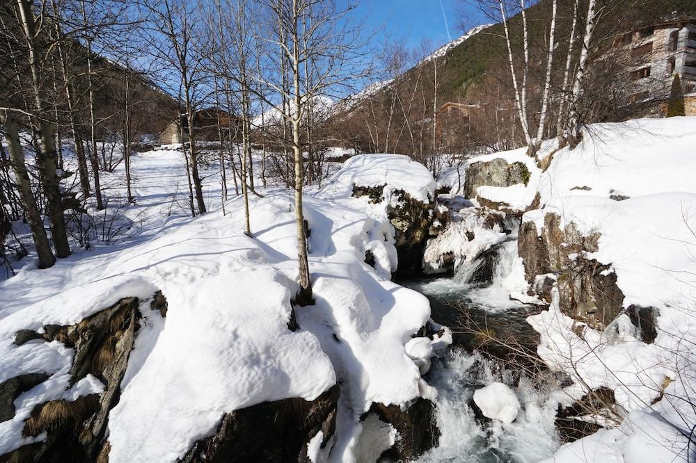 Hotel & Spa Niunit Ель-Серрат Екстер'єр фото